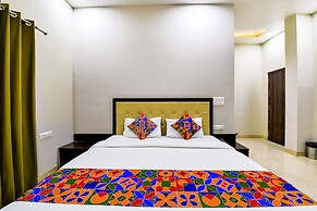 Fabhotel The Castle Homestay