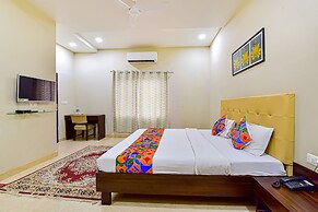 Fabhotel The Castle Homestay