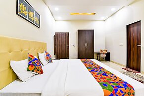 Fabhotel The Castle Homestay