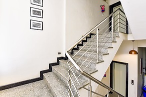 Fabhotel The Castle Homestay