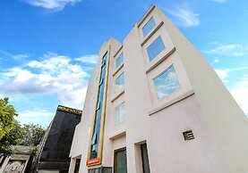 Fabexpress Global Inn New