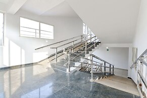 Fabhotel Raj Residency