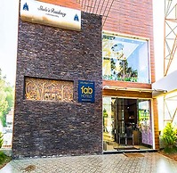Fabhotel Sholas Residency I