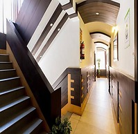 Fabhotel Sholas Residency I