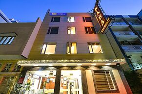 FabHotel Baba Residency