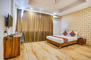 Fabhotel Shreyas Inn