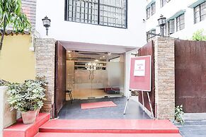 FabHotel Ballygunge Luxury - Behind Punjab Club