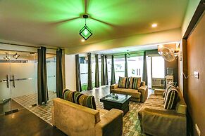 FabHotel Sky Rise Inn