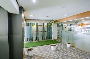 FabHotel Sky Rise Inn