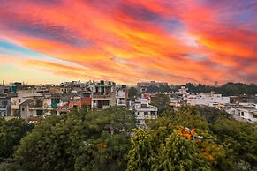 Fabhotel La Paz Stay B&B