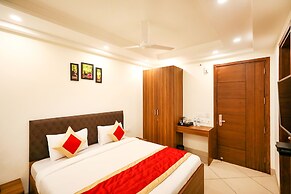 Fabhotel La Paz Stay B&B