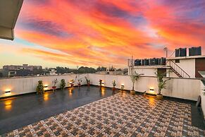 Fabhotel La Paz Stay B&B