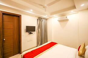 Fabhotel La Paz Stay B&B