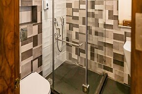 Fabhotel La Paz Stay B&B