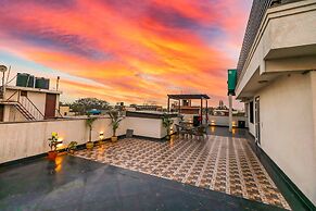 Fabhotel La Paz Stay B&B