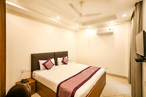 Fabhotel La Paz Stay B&B