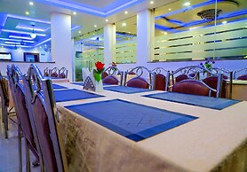 Fabhotel Kanchan Plaza