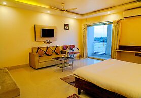 Fabhotel Kanchan Plaza