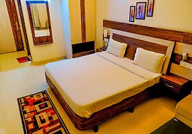 Fabhotel Kanchan Plaza