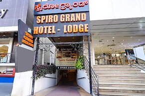 Fabhotel Spiro Grand