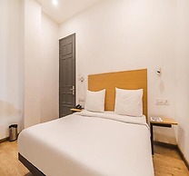 Fabhotel Kingston House