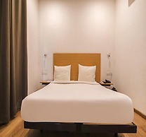 Fabhotel Kingston House