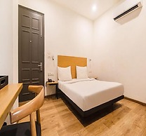 Fabhotel Kingston House