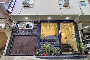 FabHotel Gross inn Suites