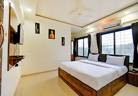 Fabhotel White House