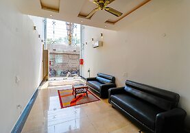 Fabhotel Golden Home