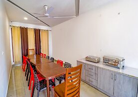 Fabhotel Golden Home