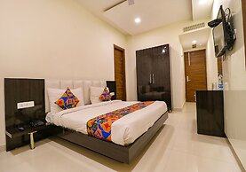 Fabhotel Golden Home