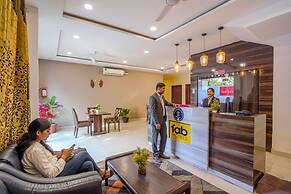 Fabhotel Grand Inn