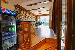 Fabhotel California Heights