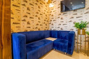 Fabhotel California Heights