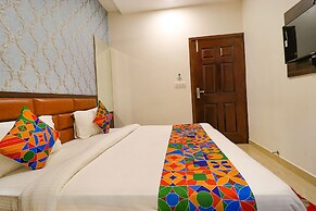 Fabhotel California Heights