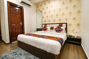 Fabhotel California Heights