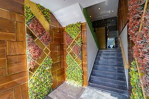 Fabhotel California Heights