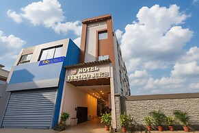 FabHotel Vertigo Suite