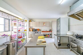 Fabhotel Oyster Villa