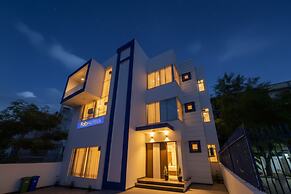 Fabhotel Oyster Villa