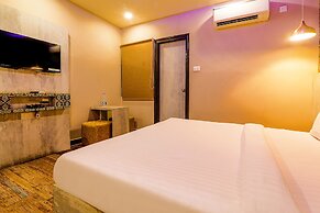 FabHotel Rudra Inn & Cafe I