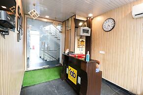 Fabhotel The Royal Oak