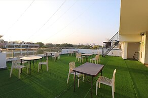 Fabhotel The Royal Oak