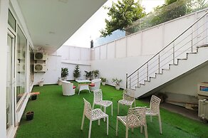 Fabhotel The Royal Oak