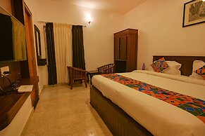 FabHotel Greenwood Stays