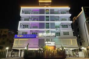 Fabhotel Manomay Homes