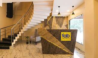 FabHotel Blueark