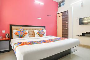 Fabexpress Royal Palace Inn