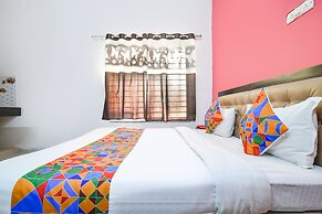 Fabexpress Royal Palace Inn